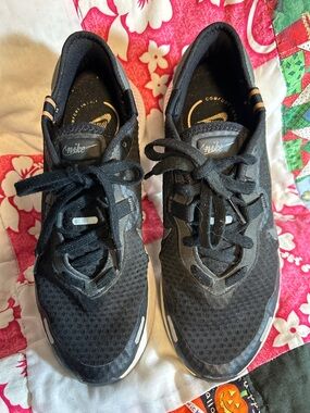 Nike Women’s Like New NKE72 Black Sneakers With Comfort Cushioned Insole, Sz 10